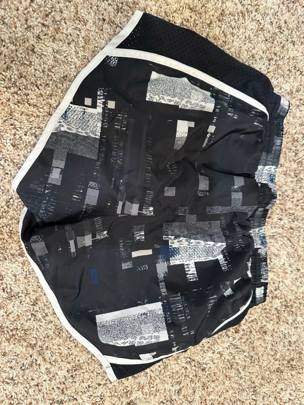 Under Armour Black and White HeatGear Athletic Shorts - Picture 2 of 3